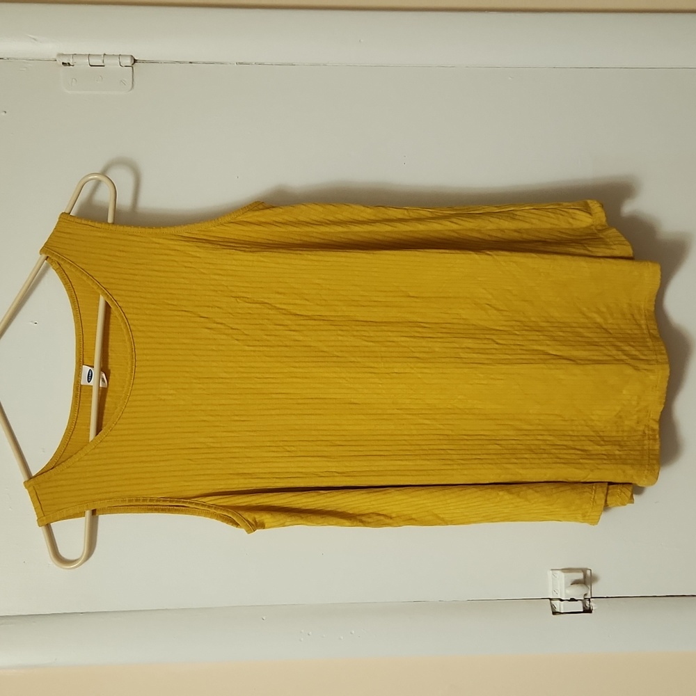 Small Ribbed Knit Yellow Tank